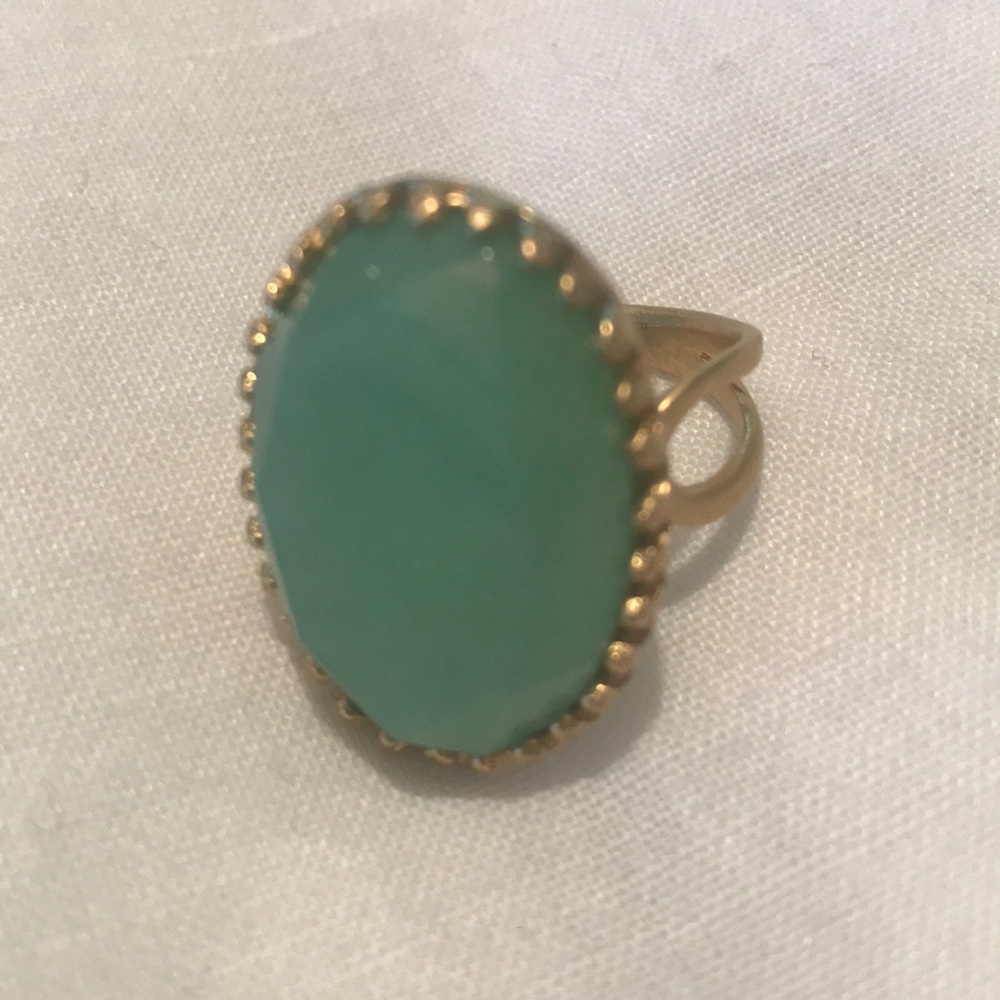 Ring / costume jewelry